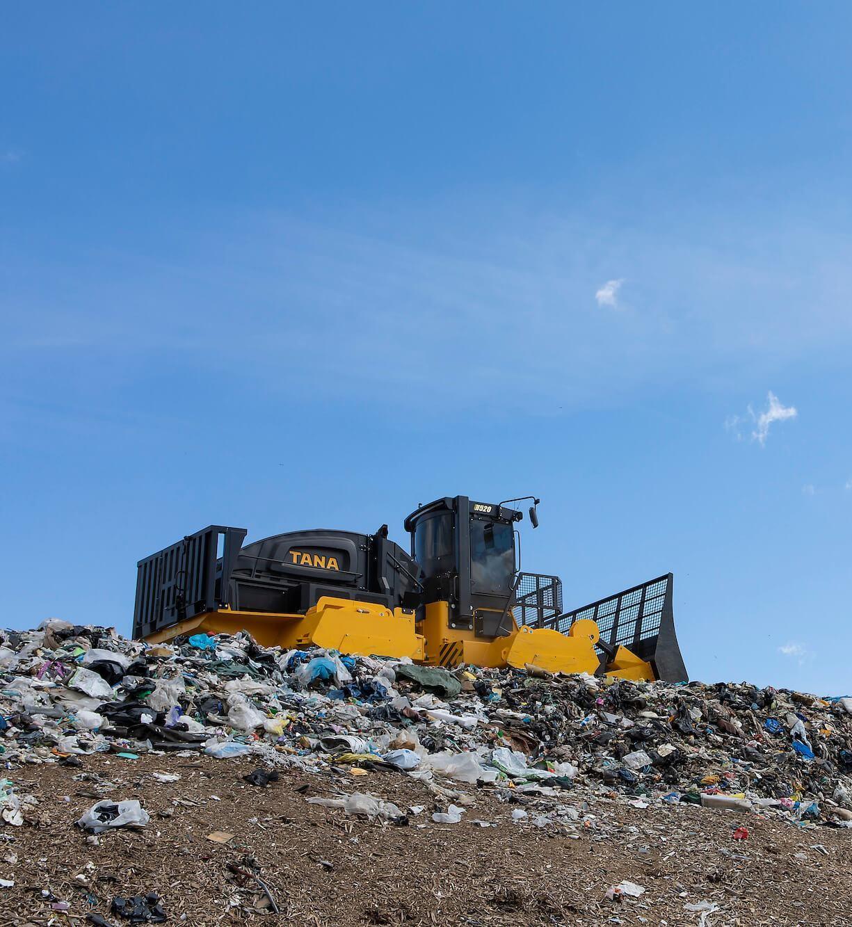 TANA H520eco landfill compactor