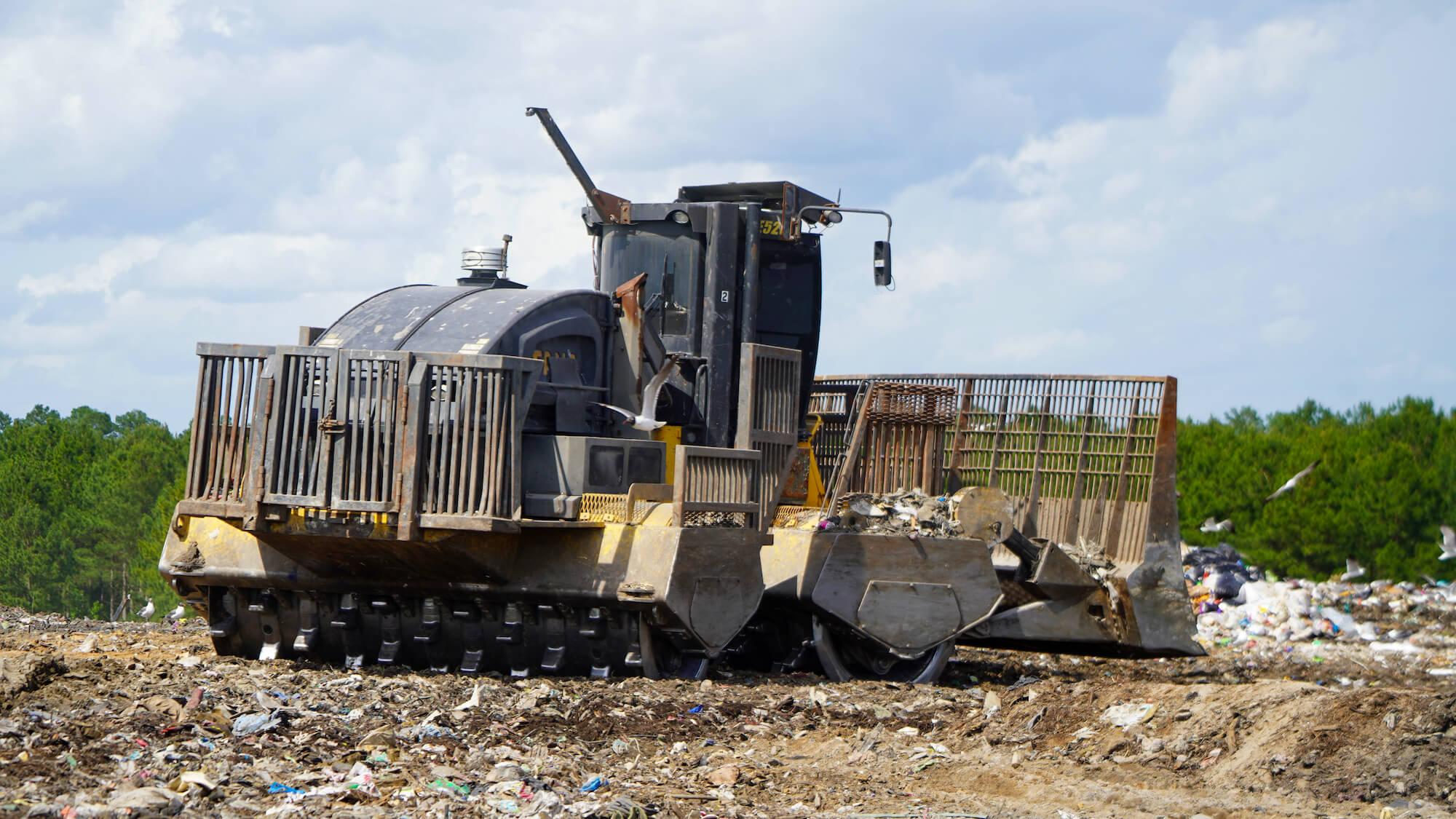 TANA E520eco landfill compactor