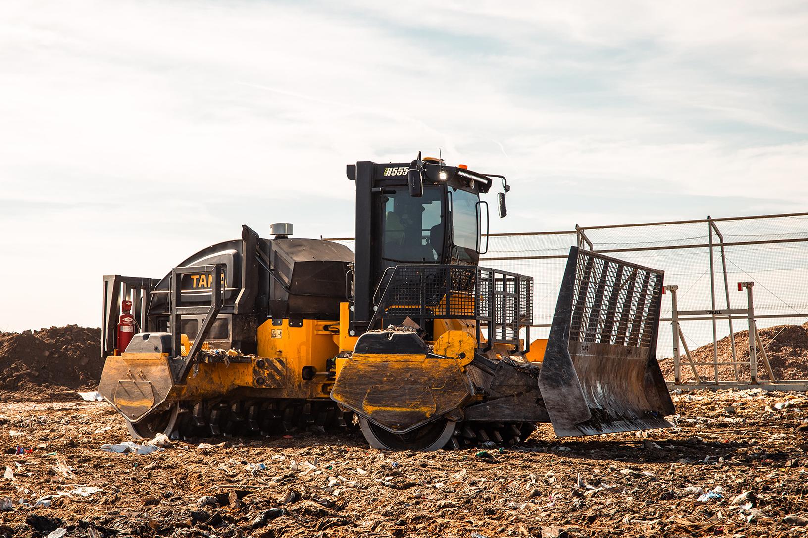 Tana's Smart Landfilling concept combines material separation, shredding, compaction, and digital tools to ensure efficient and optimized landfill operations.